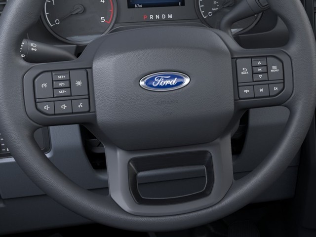 Ford F-550SD Vehicle Full-screen Gallery Image 12