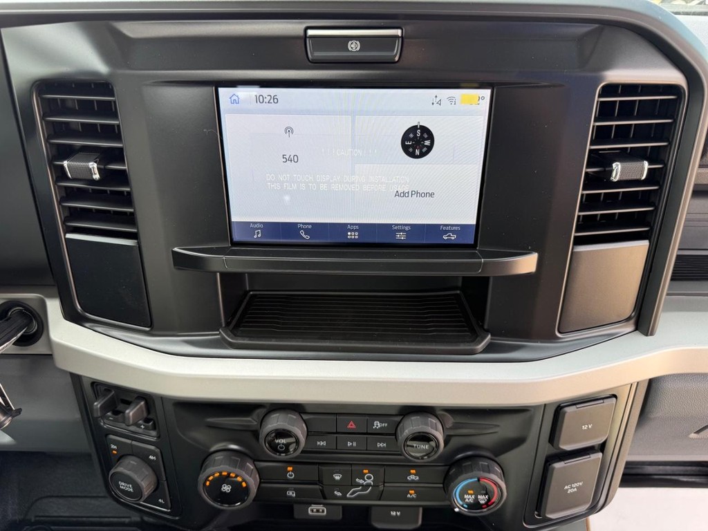 Ford Super Duty F-450 DRW Vehicle Full-screen Gallery Image 16