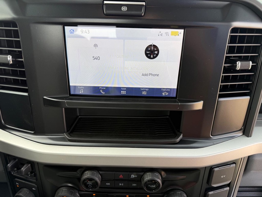 Ford Super Duty F-550 DRW Vehicle Full-screen Gallery Image 15