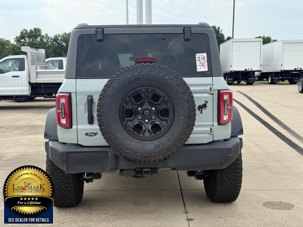 Ford Bronco Vehicle Full-screen Gallery Image 6