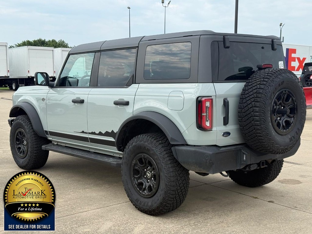 Ford Bronco Vehicle Full-screen Gallery Image 7