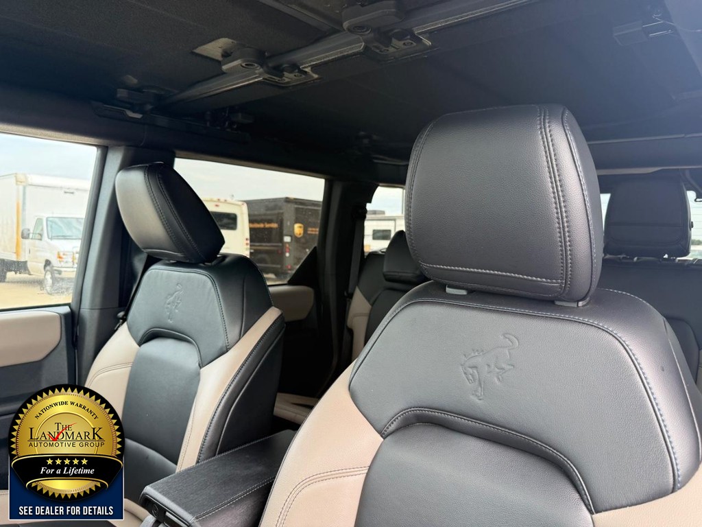 Ford Bronco Vehicle Full-screen Gallery Image 9