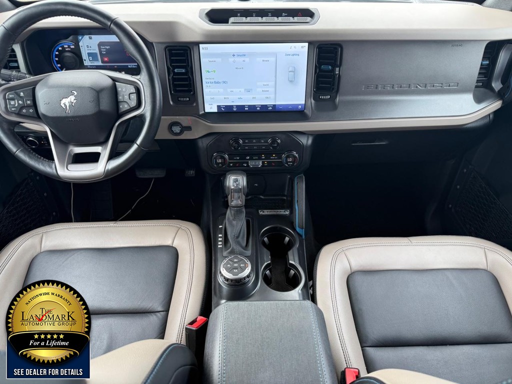 Ford Bronco Vehicle Full-screen Gallery Image 16