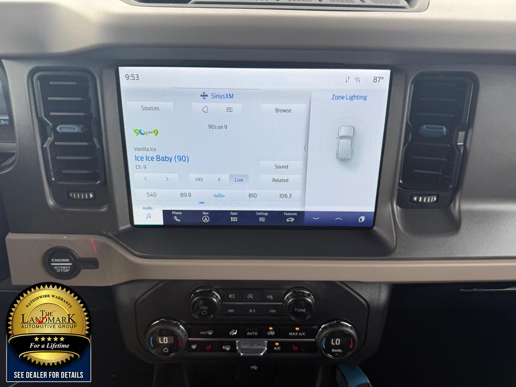Ford Bronco Vehicle Full-screen Gallery Image 18