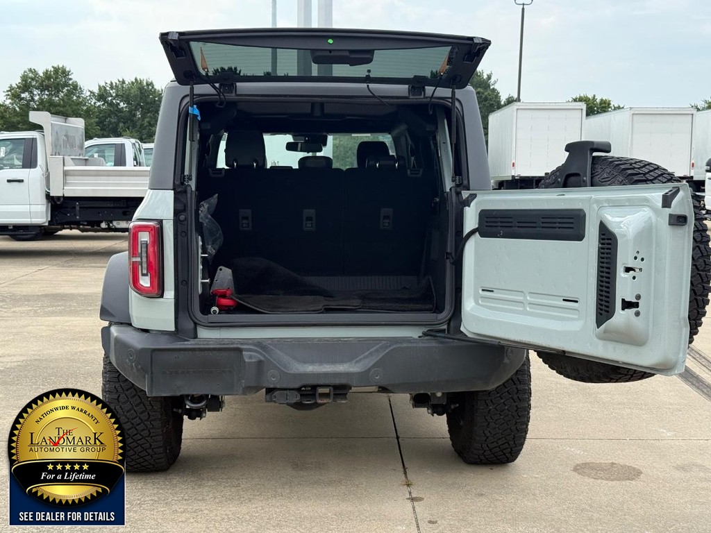 Ford Bronco Vehicle Full-screen Gallery Image 19