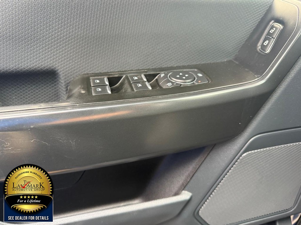 Ford F-150 Vehicle Full-screen Gallery Image 8