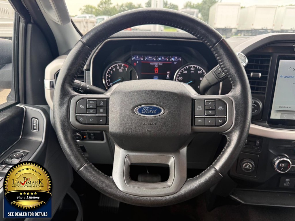 Ford F-150 Vehicle Full-screen Gallery Image 18