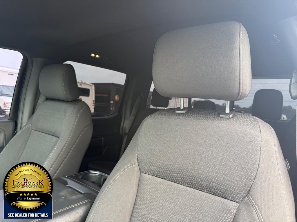 Ford F-150 Vehicle Full-screen Gallery Image 9