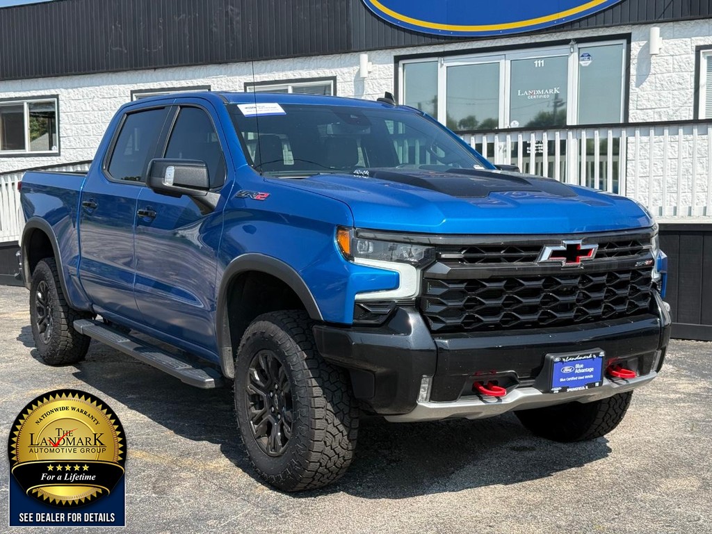 Chevrolet Silverado 1500 Vehicle Full-screen Gallery Image 3