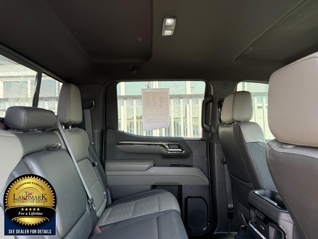 Chevrolet Silverado 1500 Vehicle Full-screen Gallery Image 16