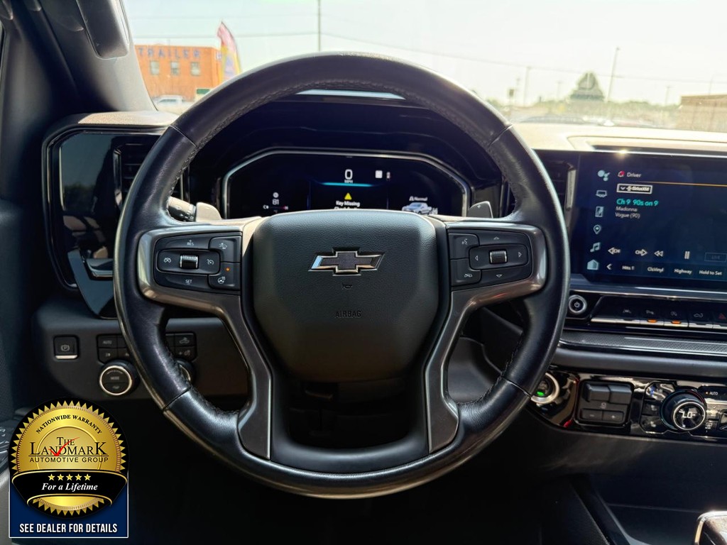 Chevrolet Silverado 1500 Vehicle Full-screen Gallery Image 19