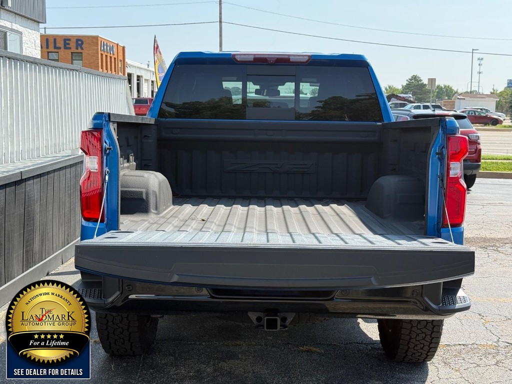 Chevrolet Silverado 1500 Vehicle Full-screen Gallery Image 21