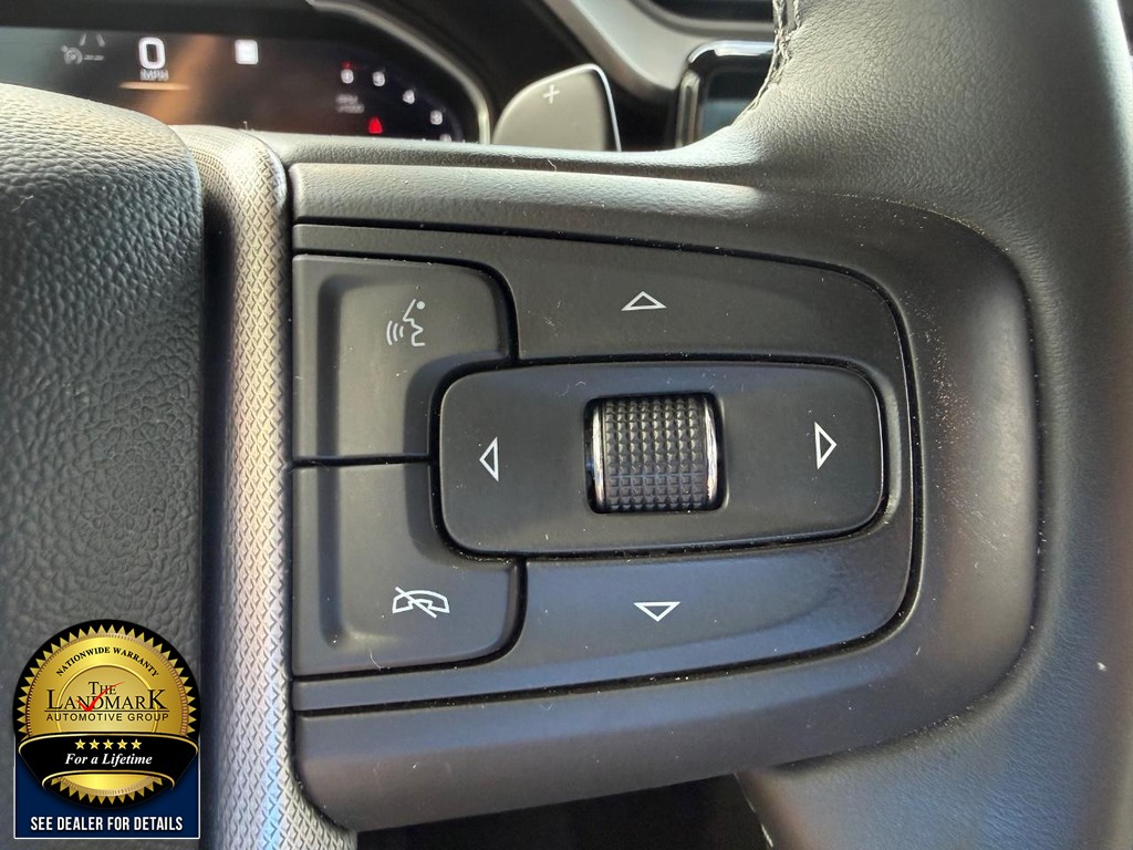 GMC Sierra 1500 Vehicle Full-screen Gallery Image 11