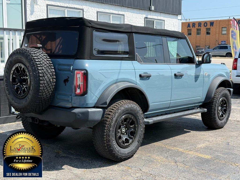 Ford Bronco Vehicle Full-screen Gallery Image 5