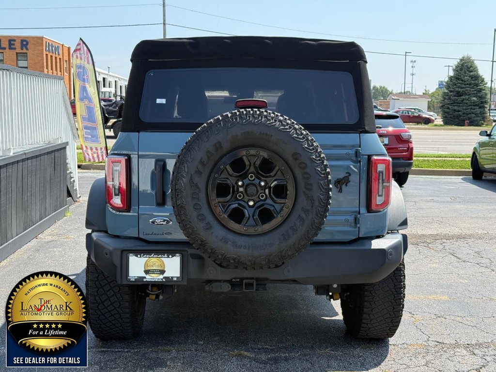 Ford Bronco Vehicle Full-screen Gallery Image 6