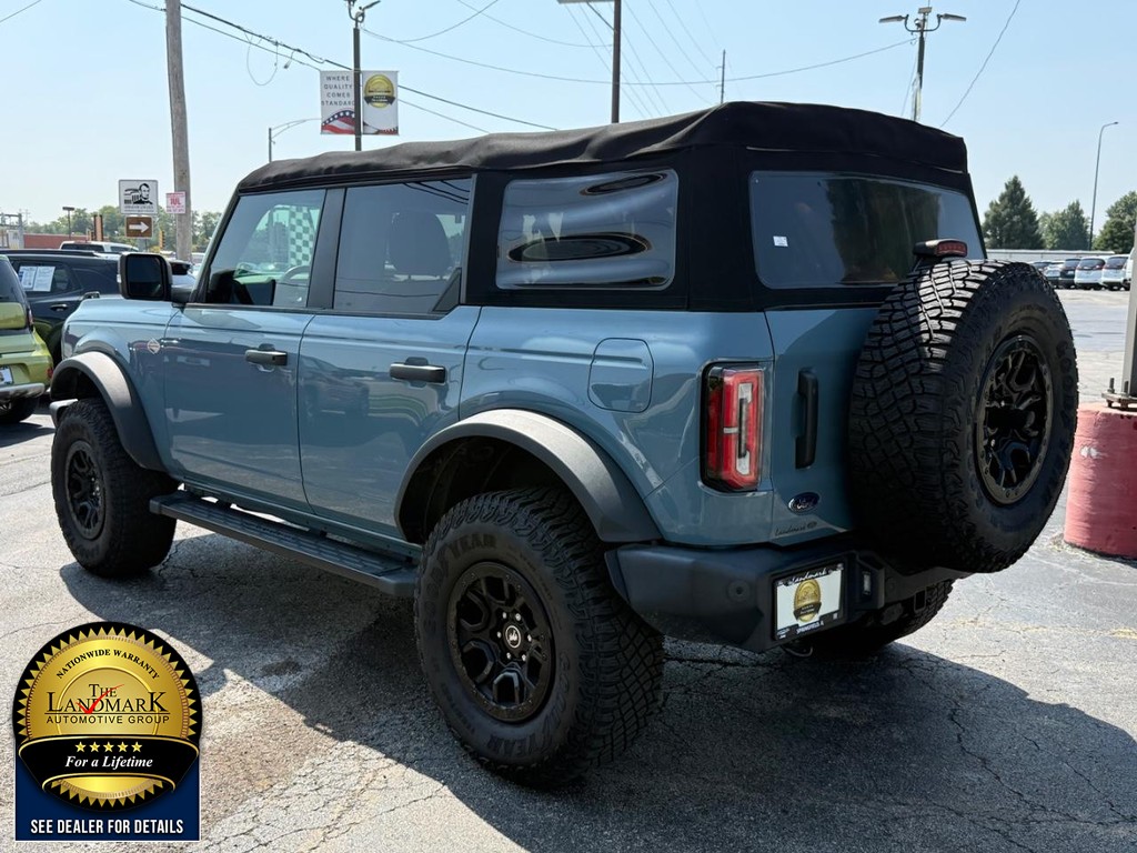 Ford Bronco Vehicle Full-screen Gallery Image 7