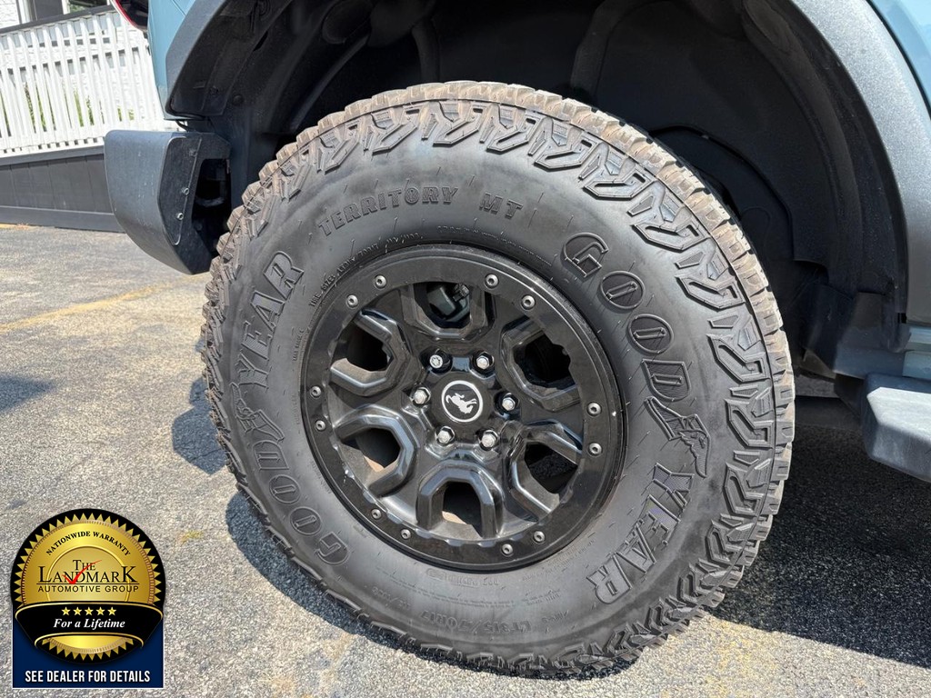 Ford Bronco Vehicle Full-screen Gallery Image 21