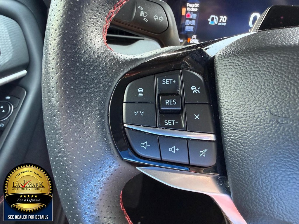 Ford Explorer Vehicle Full-screen Gallery Image 10
