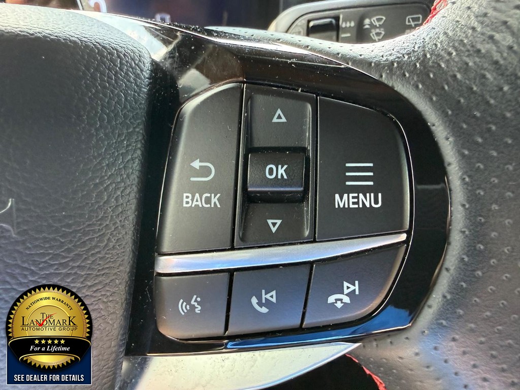 Ford Explorer Vehicle Full-screen Gallery Image 11