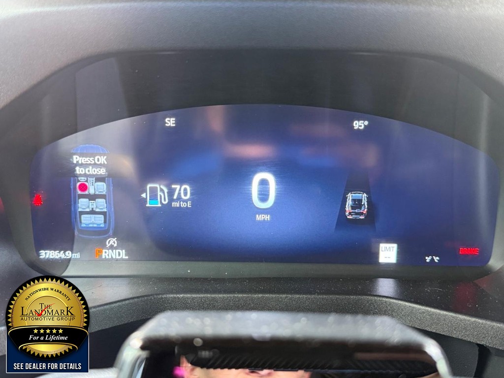 Ford Explorer Vehicle Full-screen Gallery Image 12
