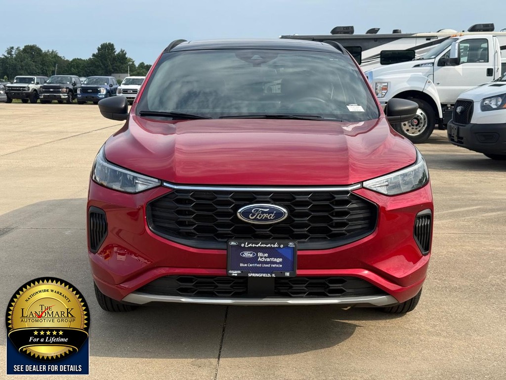 Ford Escape Vehicle Full-screen Gallery Image 2