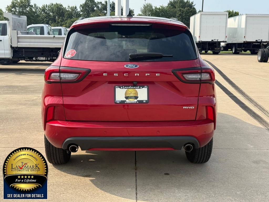 Ford Escape Vehicle Full-screen Gallery Image 6