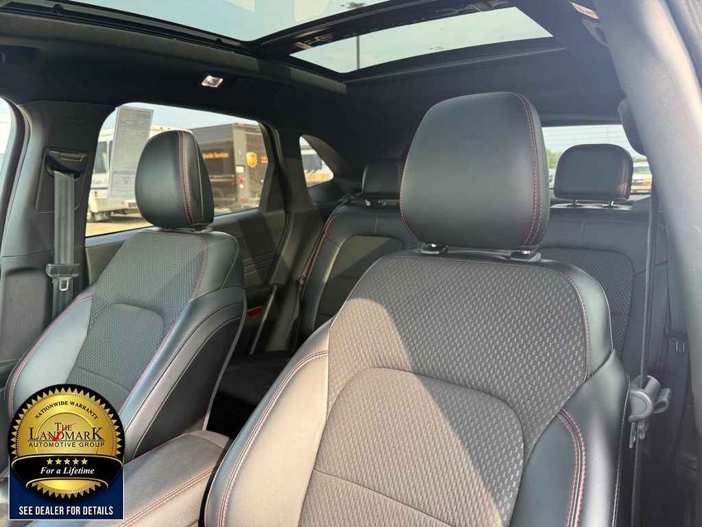 Ford Escape Vehicle Full-screen Gallery Image 9