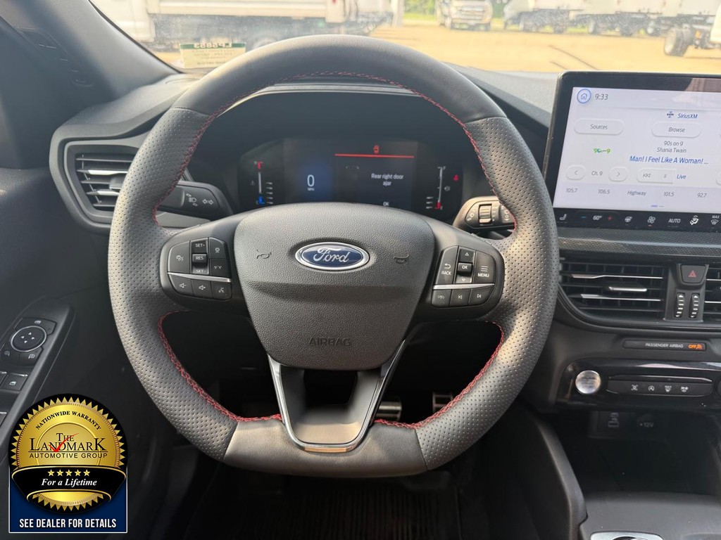 Ford Escape Vehicle Full-screen Gallery Image 19