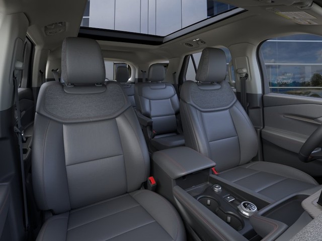 Ford Explorer Vehicle Full-screen Gallery Image 10