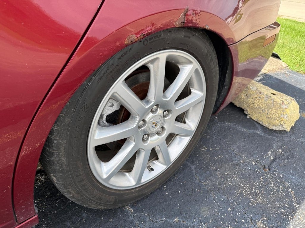 Cadillac STS Vehicle Full-screen Gallery Image 05