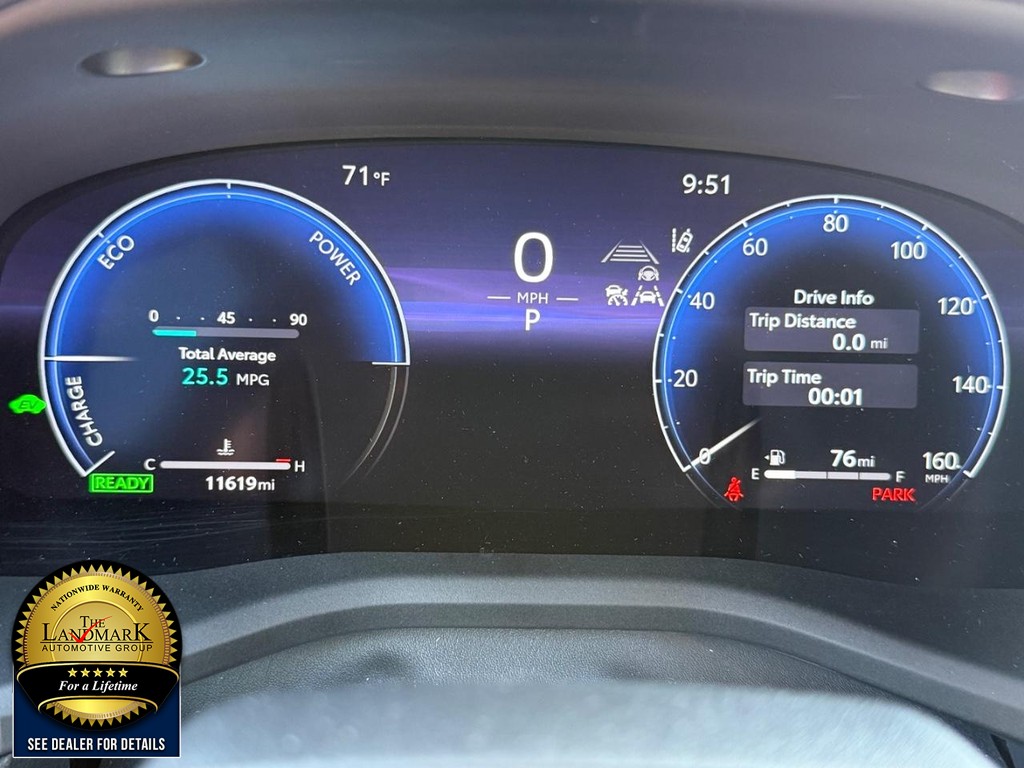 Toyota Camry Vehicle Full-screen Gallery Image 12
