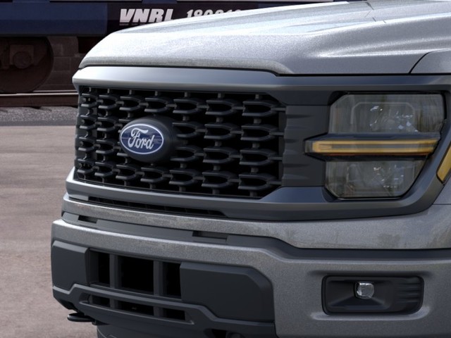Ford F-150 Vehicle Full-screen Gallery Image 17