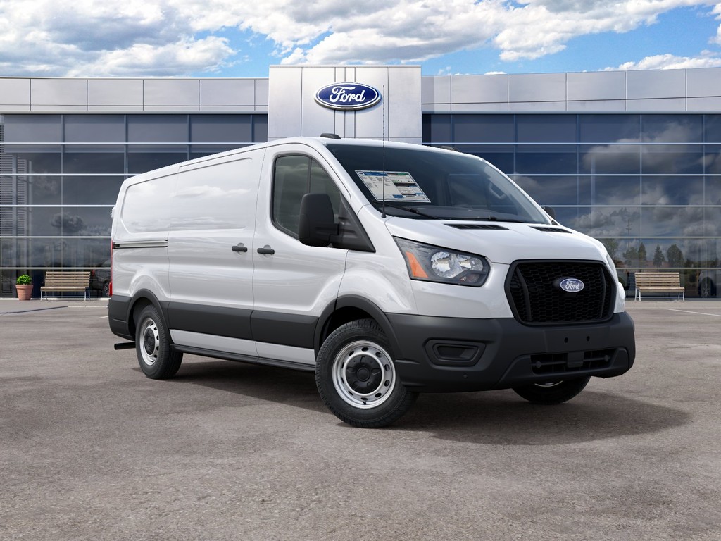 Ford Transit-150 Vehicle Full-screen Gallery Image 4