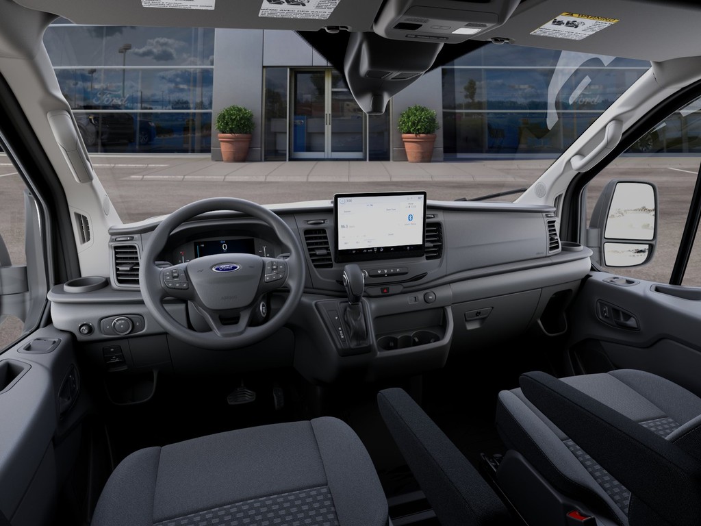 Ford Transit-150 Vehicle Full-screen Gallery Image 9