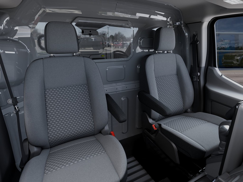 Ford Transit-150 Vehicle Full-screen Gallery Image 10