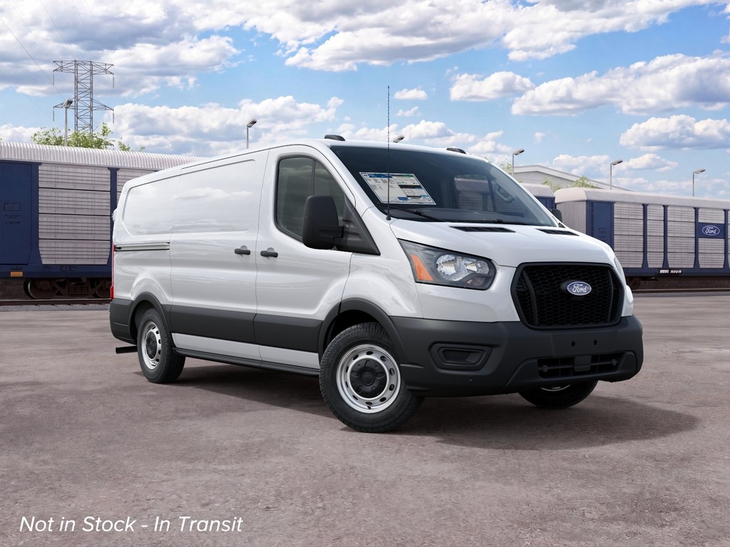 Ford Transit-150 Vehicle Full-screen Gallery Image 4