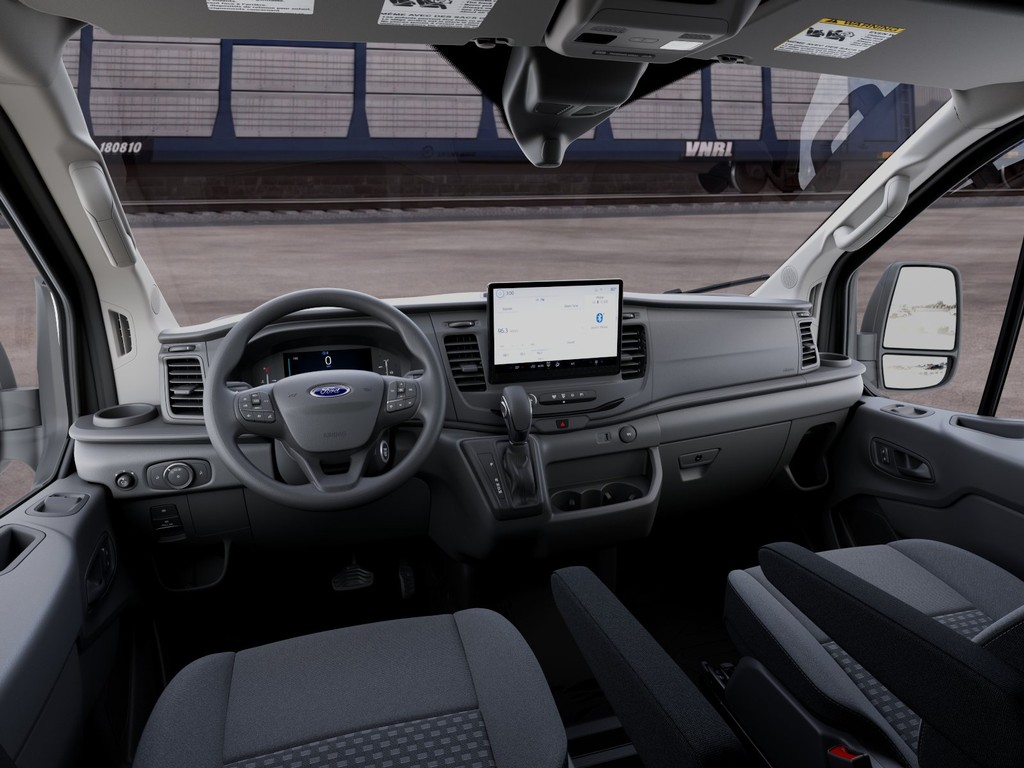 Ford Transit-150 Vehicle Full-screen Gallery Image 9