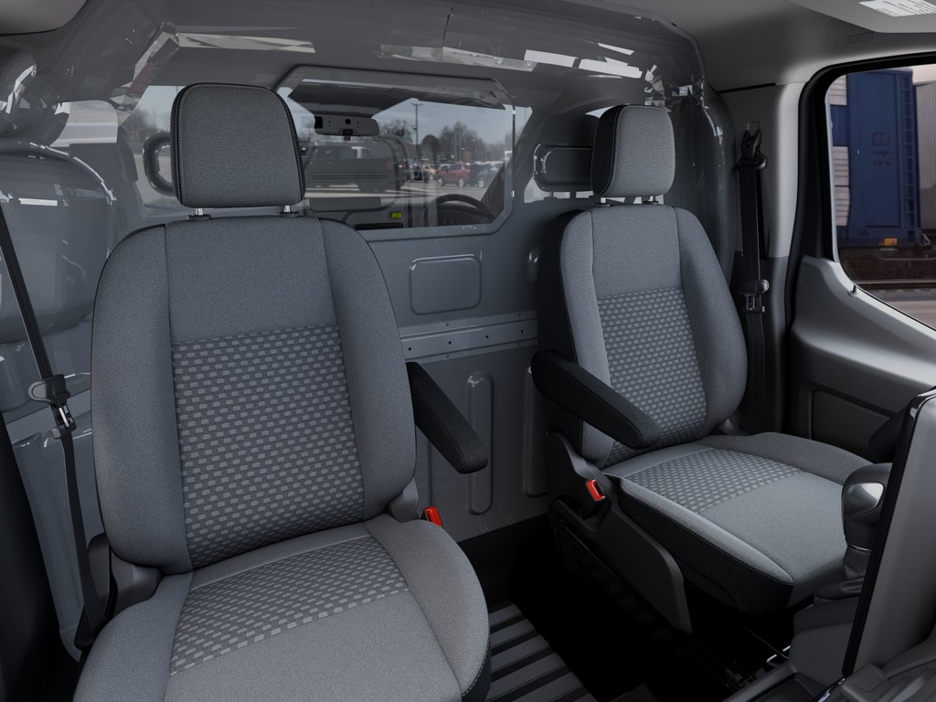 Ford Transit-150 Vehicle Full-screen Gallery Image 10