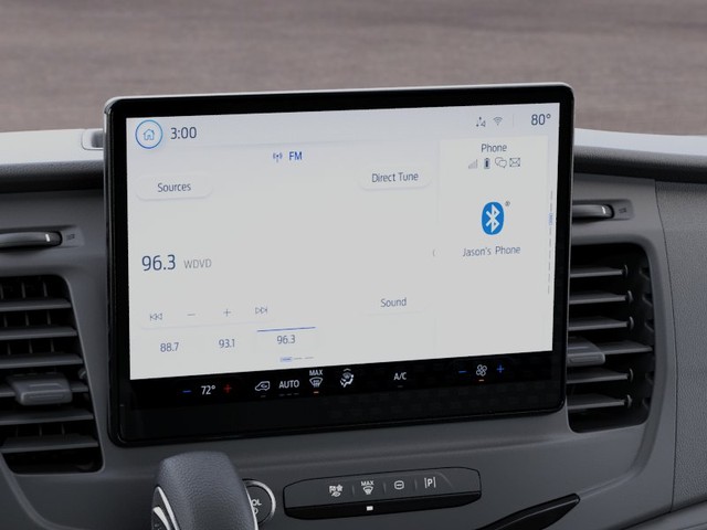 Ford Transit-150 Vehicle Full-screen Gallery Image 14