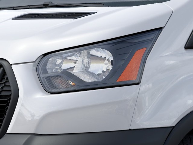 Ford Transit-150 Vehicle Full-screen Gallery Image 18