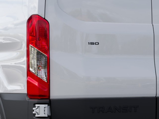 Ford Transit-150 Vehicle Full-screen Gallery Image 21