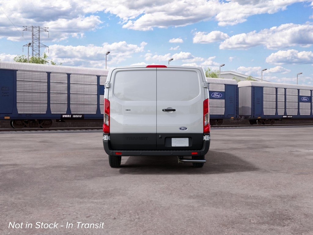 Ford Transit-150 Vehicle Full-screen Gallery Image 7