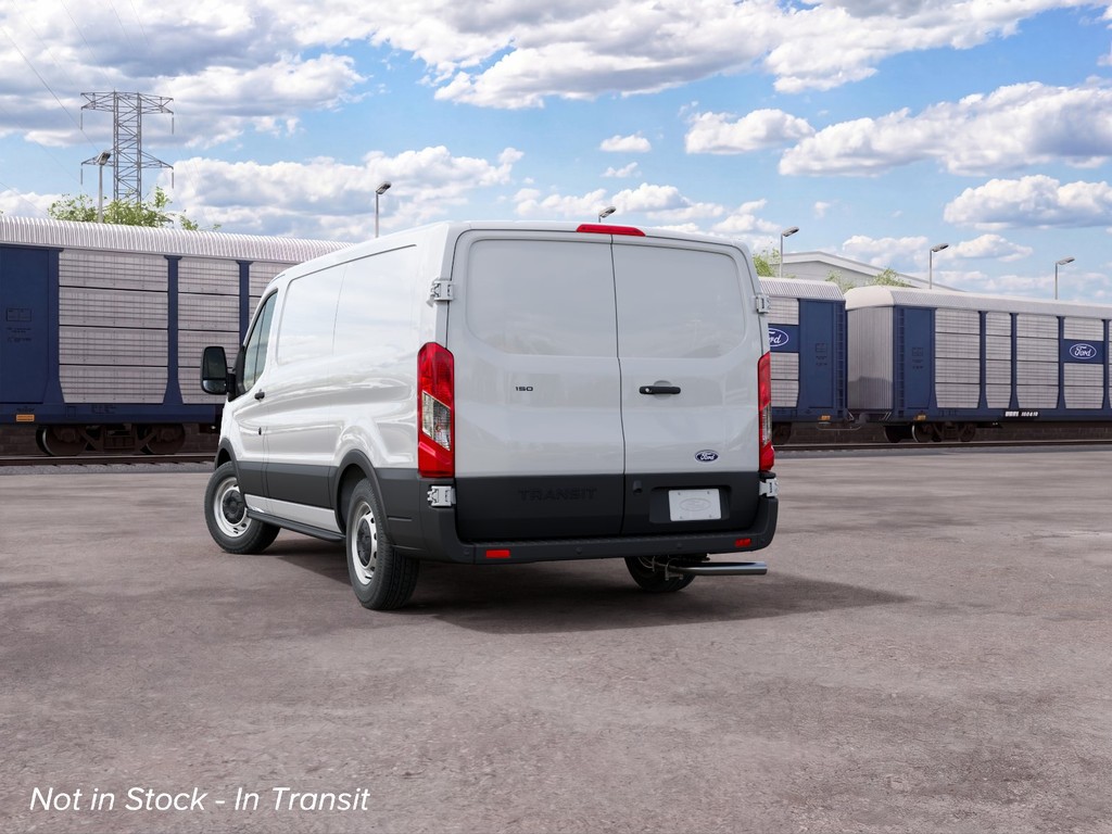Ford Transit-150 Vehicle Full-screen Gallery Image 8