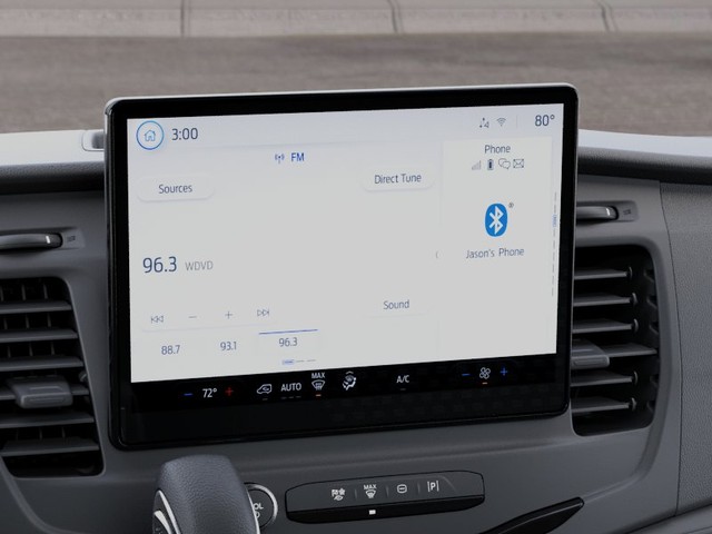 Ford Transit-150 Vehicle Full-screen Gallery Image 14
