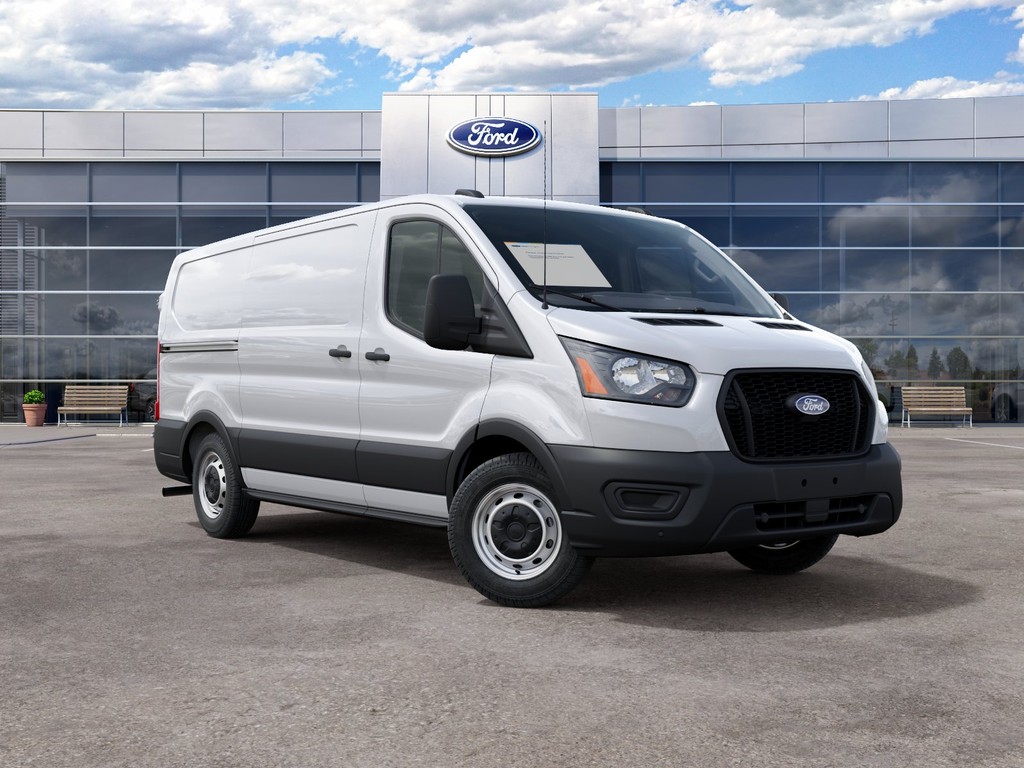 Ford Transit-150 Vehicle Full-screen Gallery Image 4