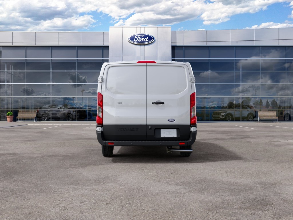 Ford Transit-150 Vehicle Full-screen Gallery Image 7