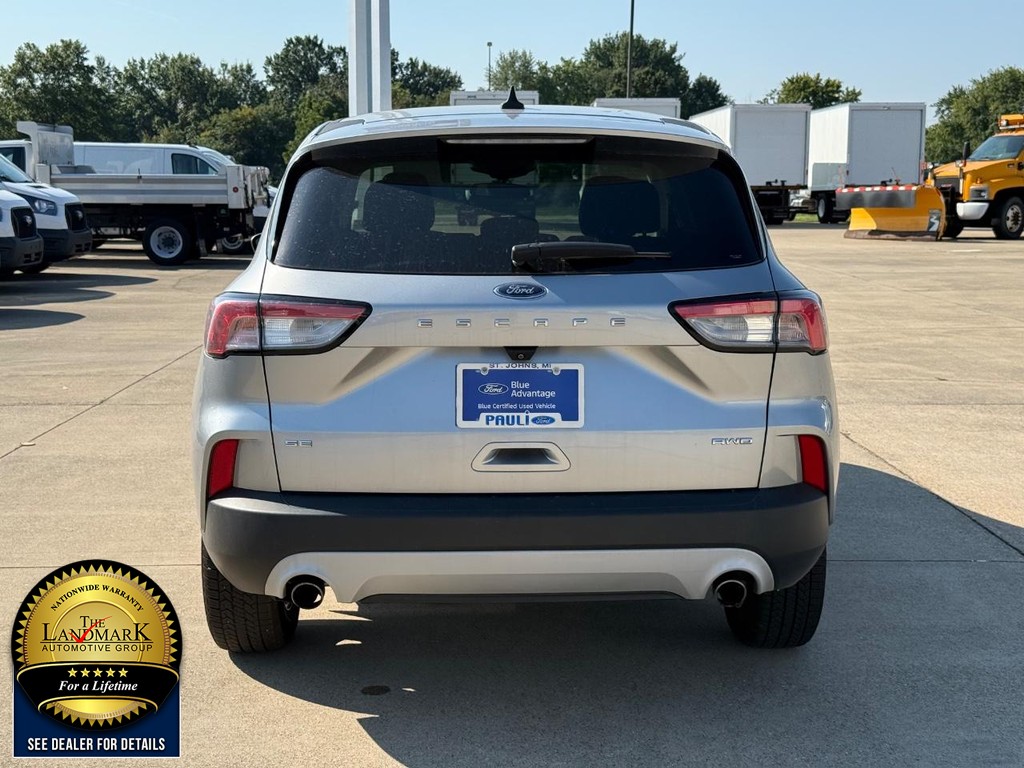 Ford Escape Vehicle Full-screen Gallery Image 6
