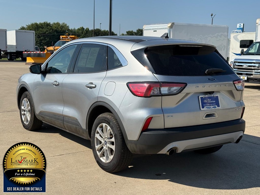Ford Escape Vehicle Full-screen Gallery Image 7