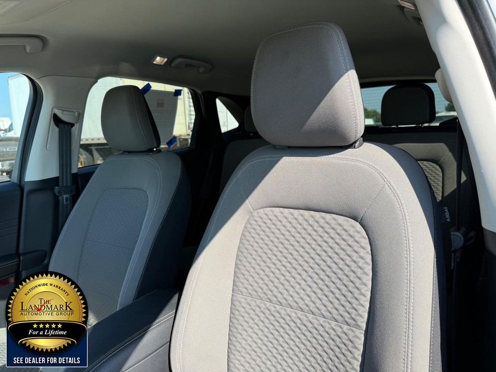Ford Escape Vehicle Full-screen Gallery Image 9