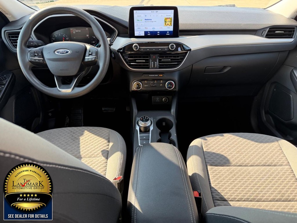Ford Escape Vehicle Full-screen Gallery Image 15